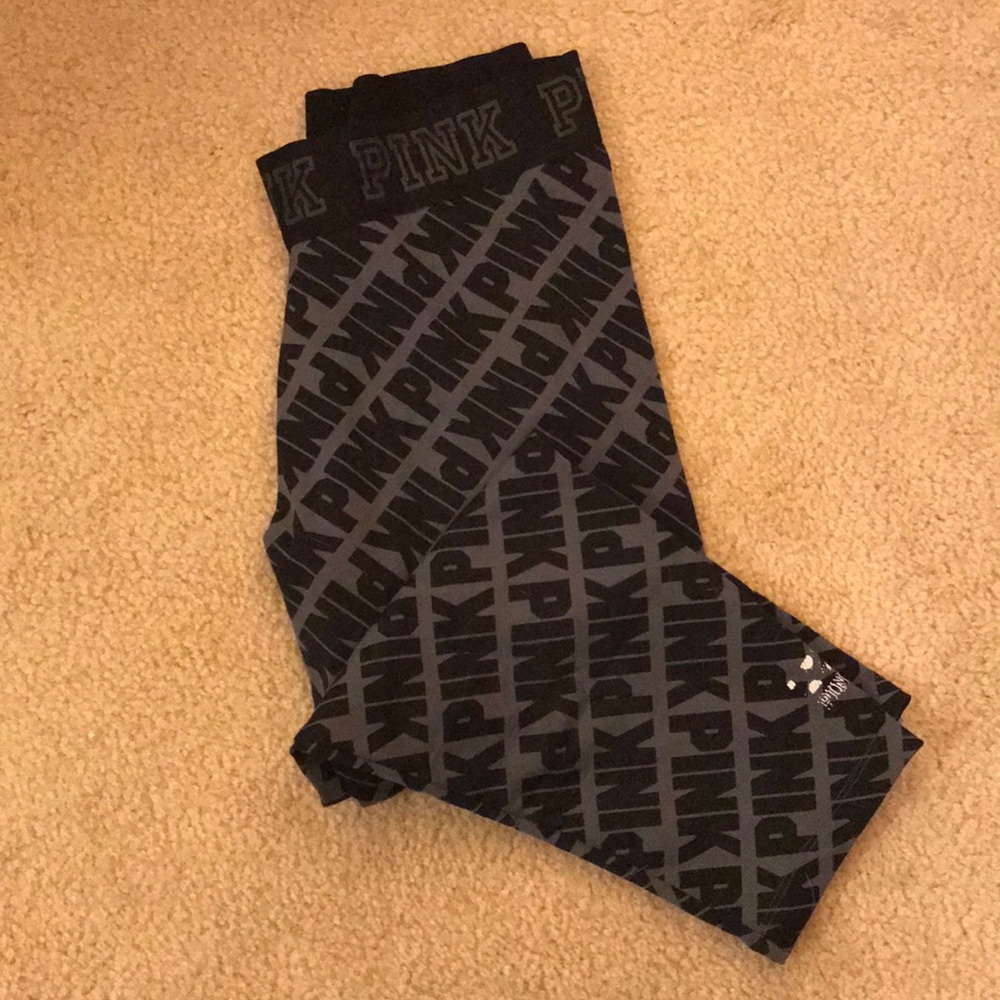 Victoria’s Secret Pink crop yoga pants